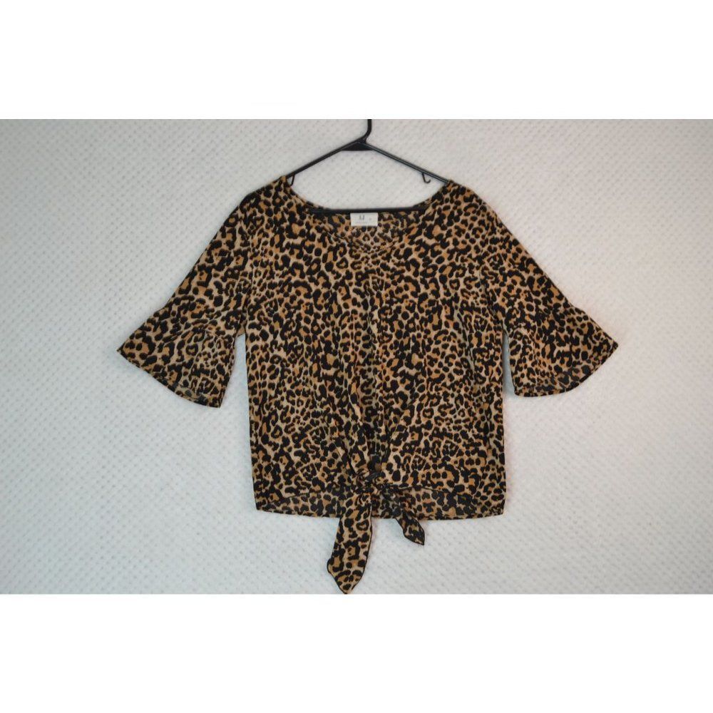 Amelia James Avondale Women's Medium Leopard Print Short Sleeve Blouse